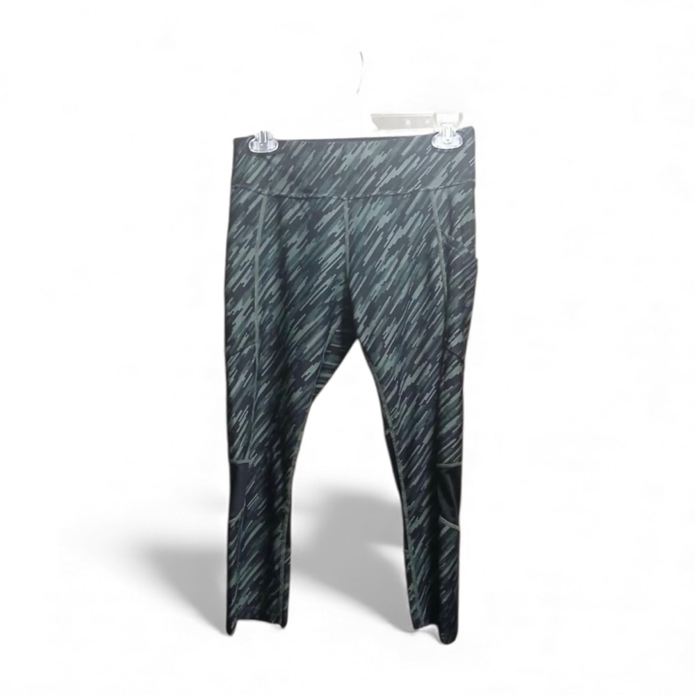 Calvin Klein Performance Women's Camo Wicking Capris - Size M - JC285